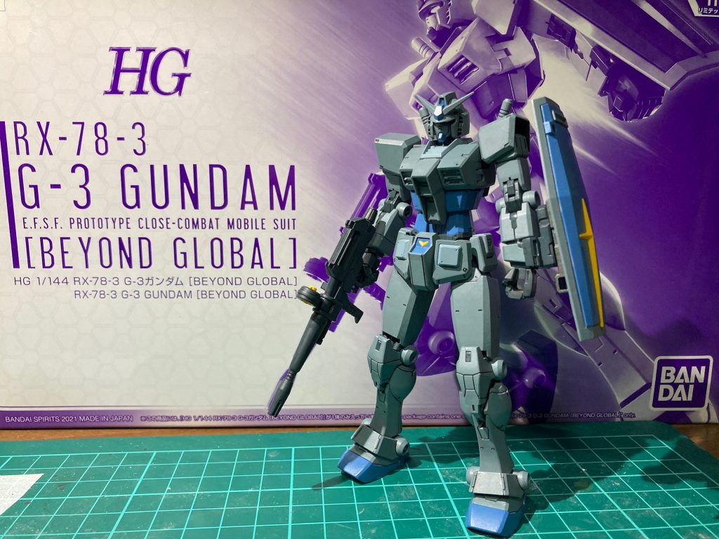 G-3って小説版ガンダムの中盤以降のアムロ搭乗機で、映像化してないからか立体物の年代でカラーリング変わるんですね…僕はその事をイマイチ理解せずに購入し、箱開けてビックリ。え、紫！？思ってたんと全然違う！！！小説版のアムロ！セイラと寝るんかい！くらいの衝撃でした。（ビヨグロG-3の設定色ご存知で無い方は公式サイトを御参照下さい）https://bandai-hobby.net/item/4411/