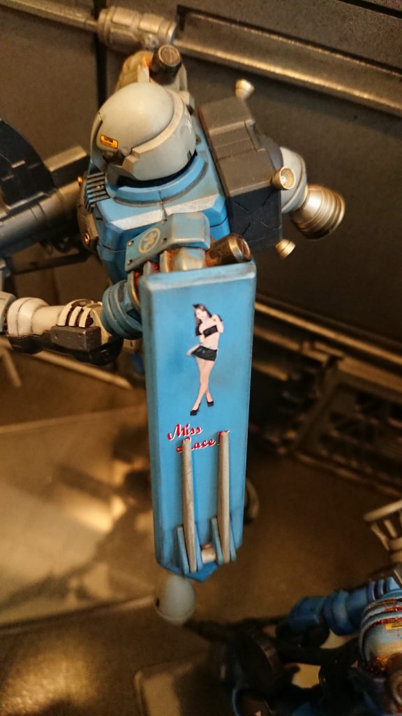 ポンコツならば、オイル漏れも酷いのだろうな....そんな汚し方を...