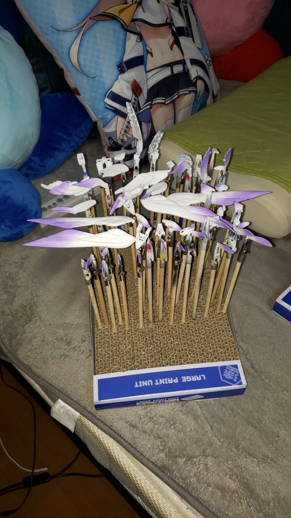 グラデーション塗装が終わった時の写真です。正直紫色が少し濃すぎたような気がしてます。もう少し薄くても良かったかな...?