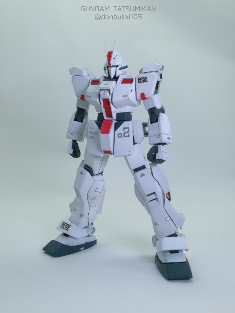 龍御神本体にも、手を加えました角をプラ板で新造 センサー類をオーロラシールに変更 手をMSハンドに交換 足首の可動域を広げて設置性を改善 一度色分けの追加等、いろいろやりました仕上げのクリアも吹き直しています