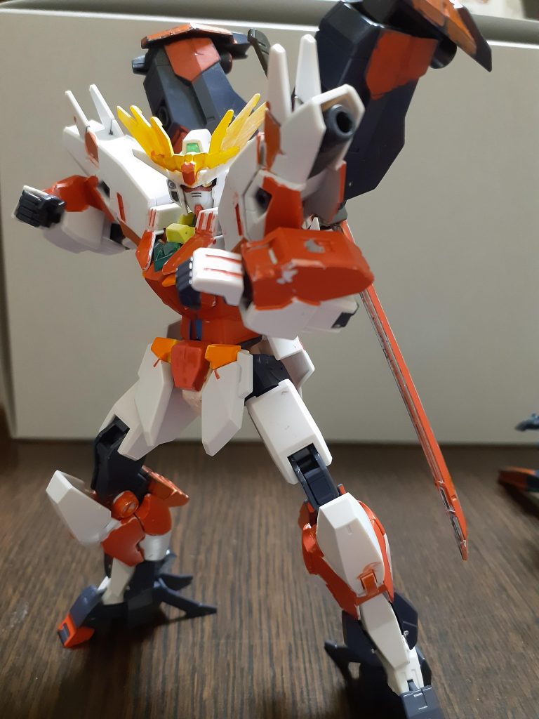 アーマーつけると、意外と存在感増しますね。