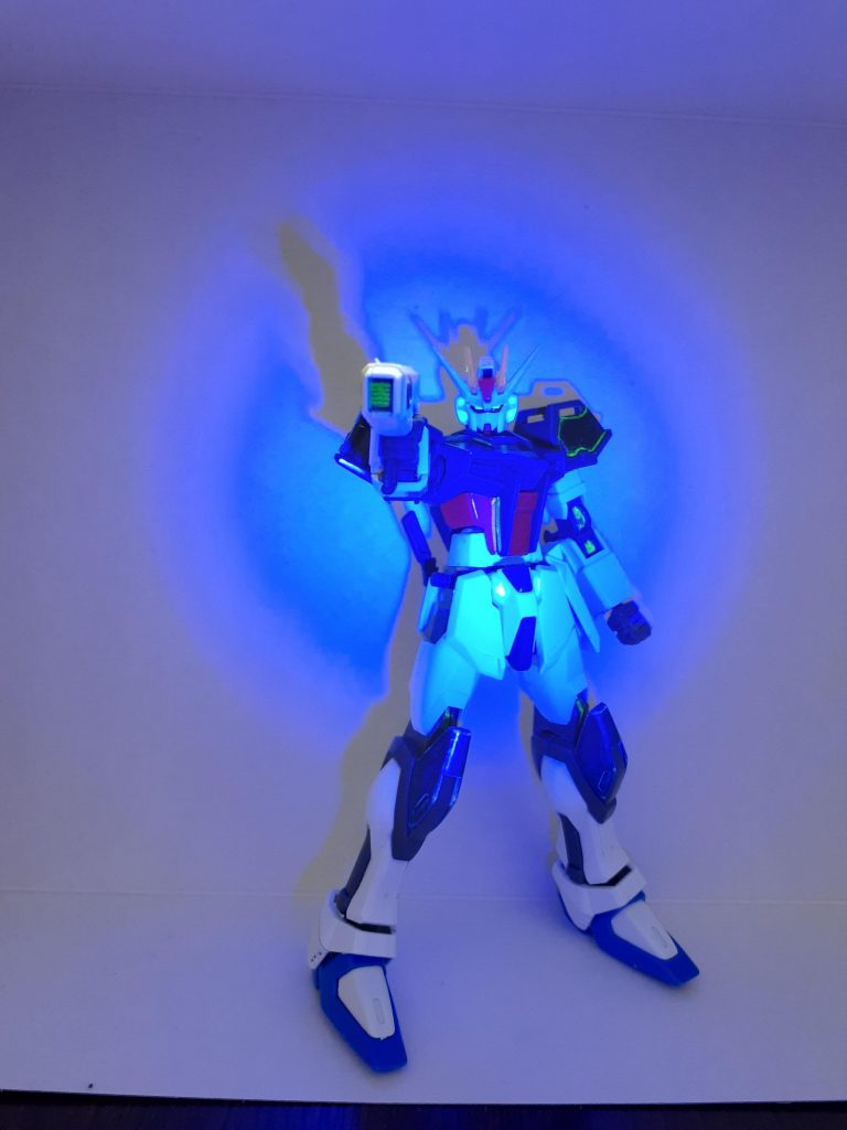 このモードだけしか使えないハンドガンを使うことができる。ちなみにこのハンドガンは、モビルスーツの頭部を粉砕する威力を持つ。