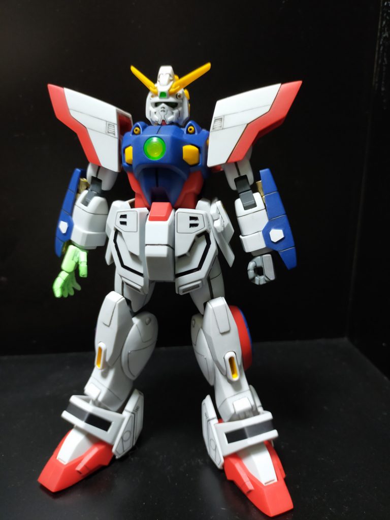 約30年前のものとは思えない出来です。細かい所を見ると色々ありますが、プロポーションも良く出来ていて、なにより多色成形の技術が素晴らしい。スーパーモードに変形も出来ます。