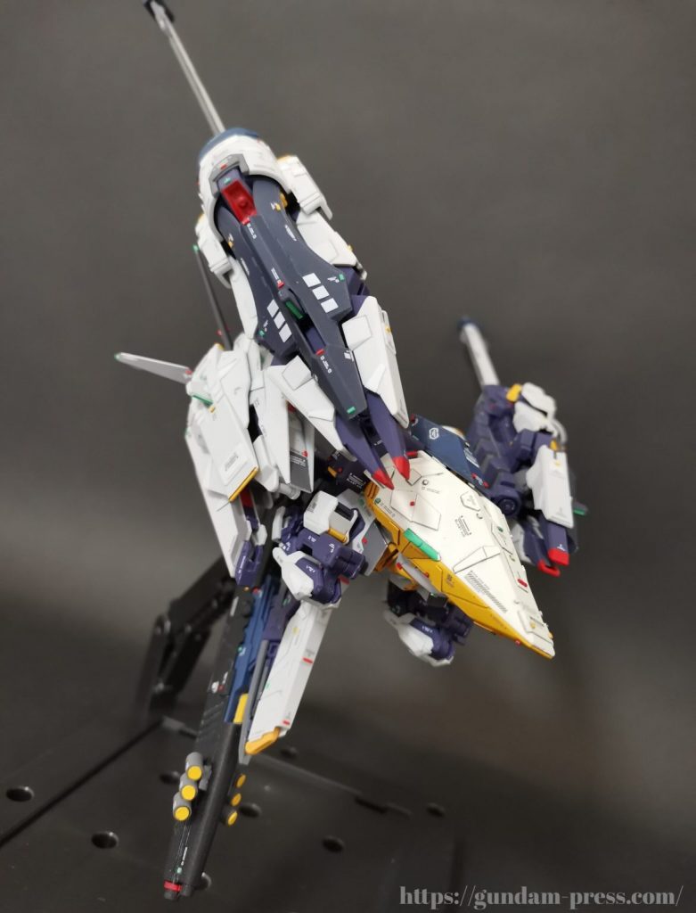 最後はロングブレードをコンポジットシールドブースターに格納した状態です。ブレード部分がかなり長いので撮影に少し苦労したのですがウーンドウォートとの違いがはっきり確認出来たので再現してみて良かったなと思いました。