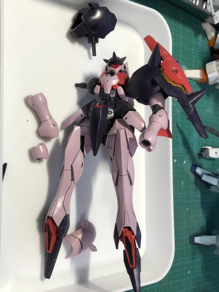 十数年前に素組で組んだものを発掘してきました。バラして全塗装して蘇り成功です。久々にアニメを見たら作りたくなっちゃいました。 最後まで閲覧ありがとうございます。