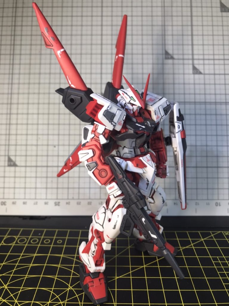 フライトユニットを反転させ、スマートな形状に改造しています。