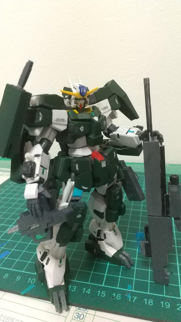 ガンダムサバーニャ第二形態(ケルディム形態)武装                 ・第一形態の武装             ・GNシールドビット(ビームサーベル型ピストル型、シールド型、大型シールド型)×11一応腰のホルスターにはサーガのGNサブマシンガン等もサブグリップを利用して装備できます。