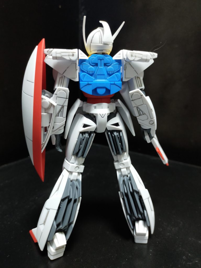 さてこのキット。サクッと素組つや消しトップコートでチャチャっと仕上げる予定で開封するも、アチコチに合わせ目があり、スミ入れも面倒なやつでした。こだわりで、髭だけは丁寧に整えました。