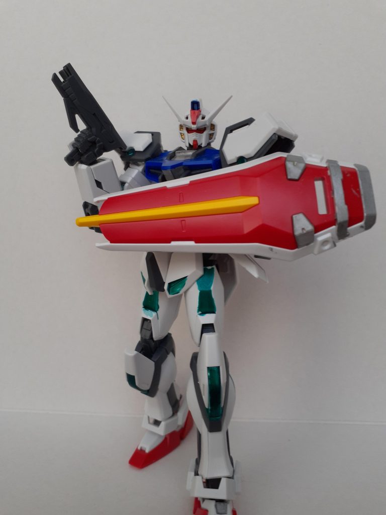 シールドは、試作型のように一部シルバーにしました。