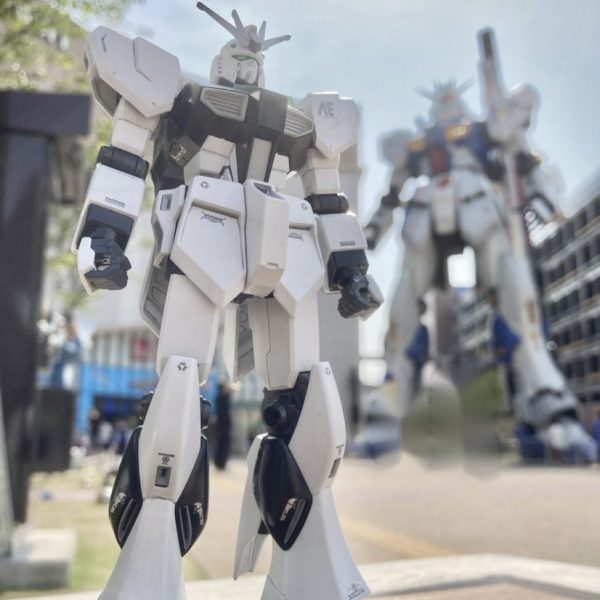 RX-93 νガンダム ロールアウトver.