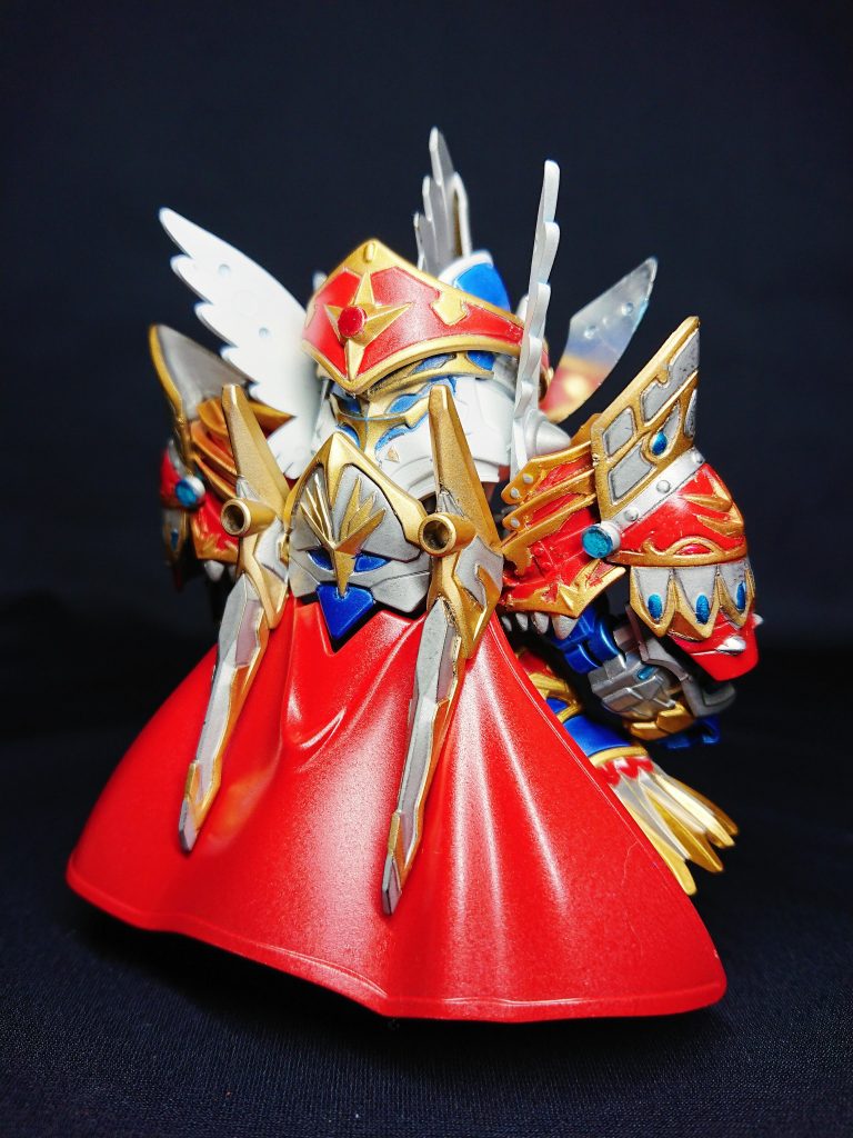 割愛しますが、マントの穴にキングキャリバーのピンを使い挿すことで懸架もできます。