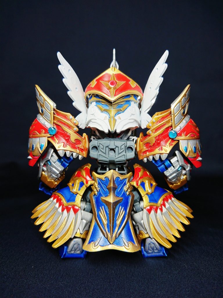 背部から見るとカラーリングのおかげでかなりヒロイックに見えます。バーコードバトラーとかにいそうな配色w