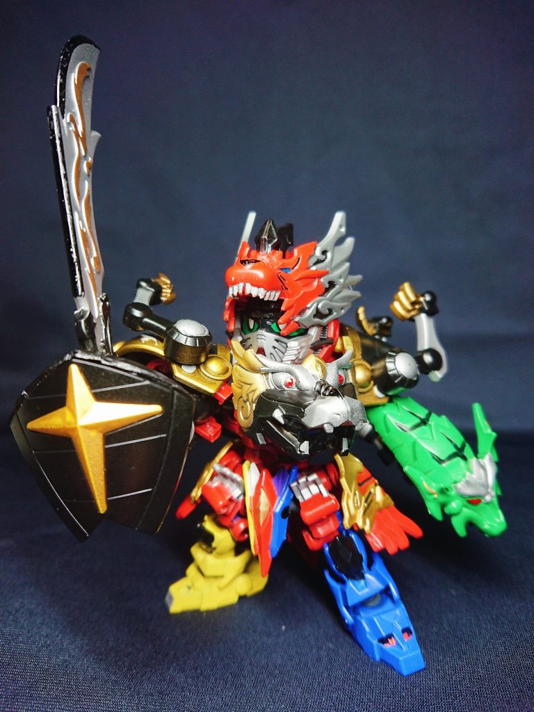 激闘ガンダムと麒麟獅子が合体した激闘ガンダム強化鎧形態、激麟の鎧です。ゲキリントージャモチーフとなり、逆鱗と激闘+麒麟にかけた名前です。騎士リュウオーファイブナイツ以来の強化です。