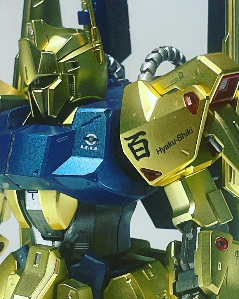 付属のガンダムデカールは擦り付けるで苦手だったのでプレバンから発売した量産型百式改に付属していた水転写デカールを使用。MGの一般キットにも水転写デカール付属してほしいです(MGドム1.5からは付属し始めたみたいですが)