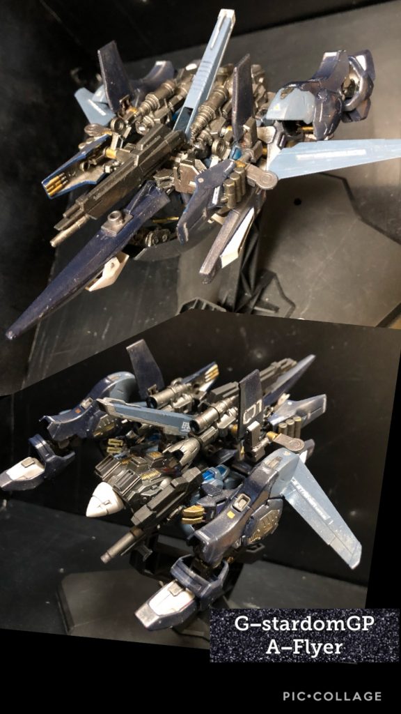 oyz「完成!A−フライヤーです!」くろいの「おお!」oyz「A−ストライカー自体が軽量高機動なので、可変形態もその特徴を引き継ぎます〜。」くろいの「で、どんな可変機構にしてるの?」oyz「GスターダムGPは、上半身は至って普通で、可変公式はWガンダムに近いんですけど、脚部構造に秘密があって、脛部に関節が多数、仕組まれてるんです。それで可変時にまとまる様になってます。」くろいの 「なるほどね〜。この装備は主戦場で活躍出来そうだね。」oyz「ハイ!そうですねっ!じゃあ次の装備いってみましょー!」