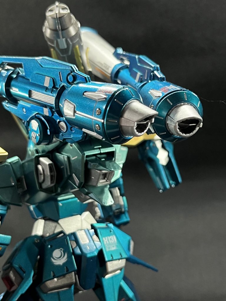 背部クリアカラーを重ねた部分は、他に比べて光沢感が強く出ました。あぁ、これがキャンディ塗装ってことなのかぁと。