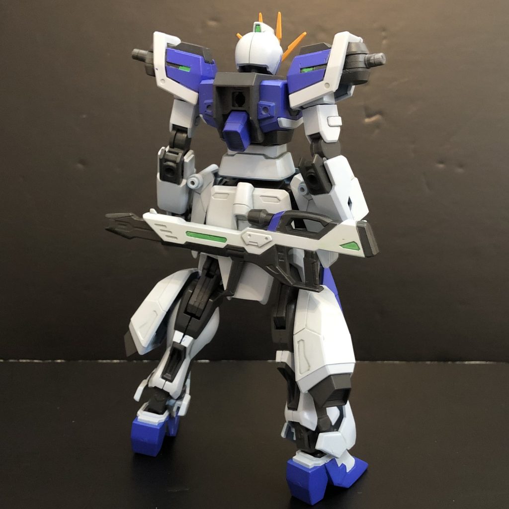 今回の加工ヶ所は2ヶ所。ふくらはぎに3mm穴をあけウィンダムのバーニアを取り付け。リアスカートとライフルにネオジム磁石を仕組んでマウント出来る様にしました。