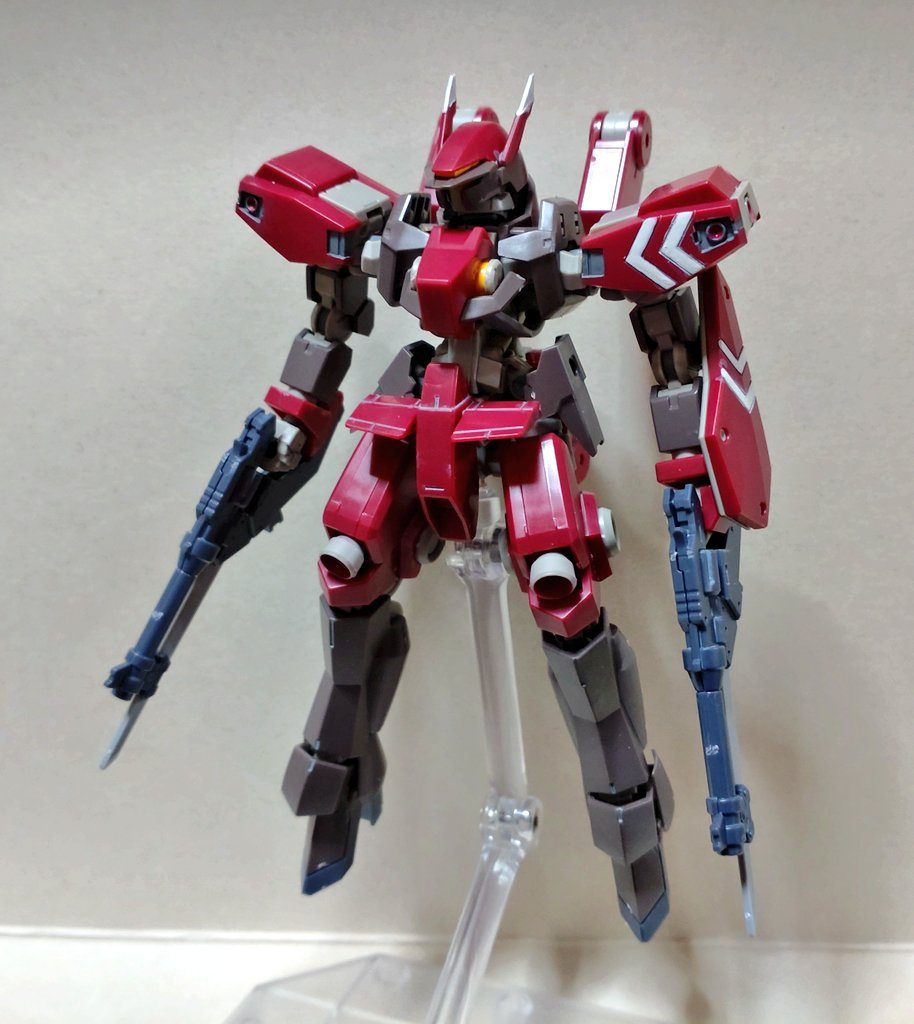 ・シュヴァルベカスタム(シクラーゼ機)ウルズハントに登場予定のシュヴァルベっスね肩と盾のラインはモールドがちゃんとあったので塗装しやすかったっス