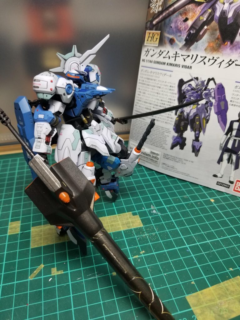 本来は足は茶色系のカラーなんですが、上半身と合わせました。