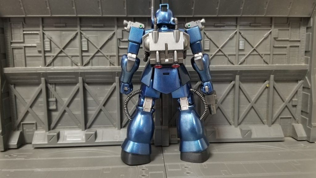 バックショットランドセルの大きさが際立ちますね。動力パイプのいびつさが目立ってしまい少し残念ですね。