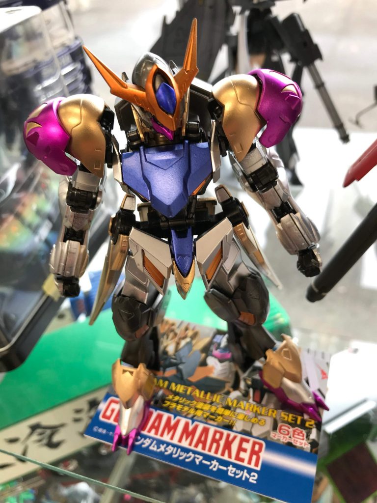 ガンマカエアブラシの発売直後に勢いで塗った時の状態途中でインク切れて中途半端になってたので塗り直した奴が今回の作品