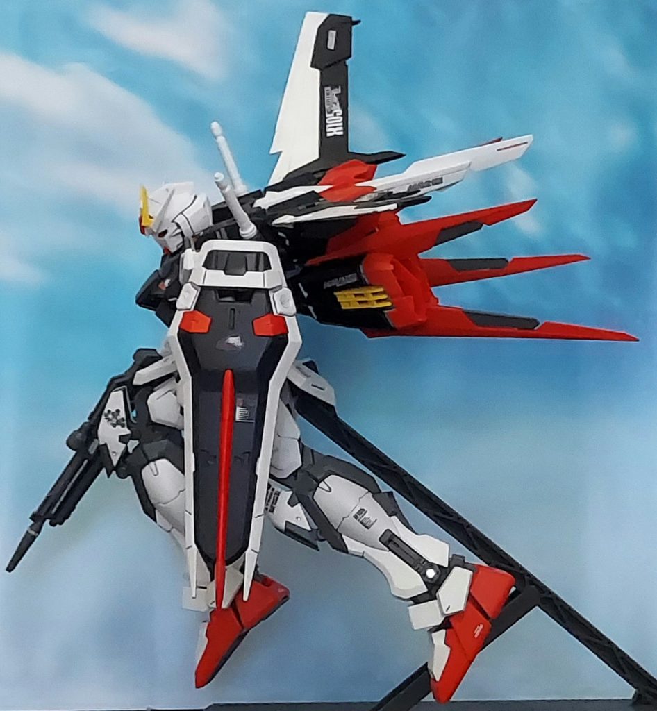 シールドもカラーアレンジ。SDを使って試行錯誤の末にこの色に落ち着きましたが、その後ルージュのシールドを見て驚きました。クリソツじゃん!!以上、ご観覧ありがとうございます。