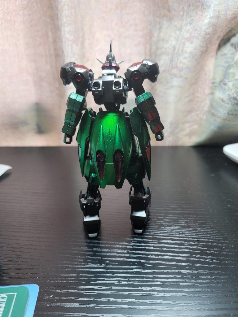 今見ると腕の塗装が薄い気が！！