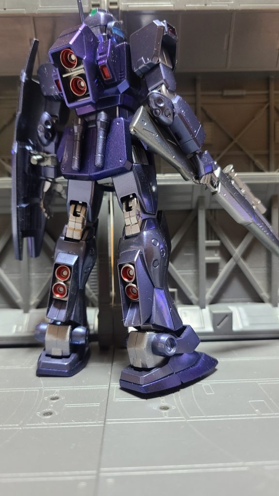 バーニア等はガンダムマーカーが重宝しますね！