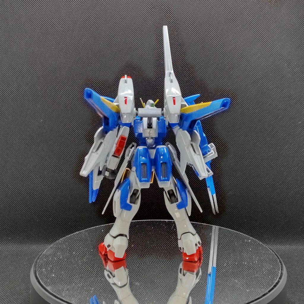 バスターユニットの赤い塗り分けを忘れてた事に最後に気付いて慌てて塗りました(笑)