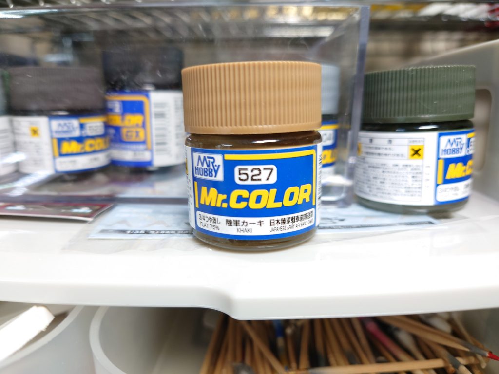 肩とかのシーリング部分はカーキをエアブラシで吹きました。