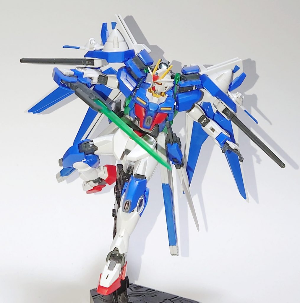 武装その7:GNソードV言わずと知れたクアンタの主武装。背部へのマウントのため一部改造。ライフルモードも使用可。