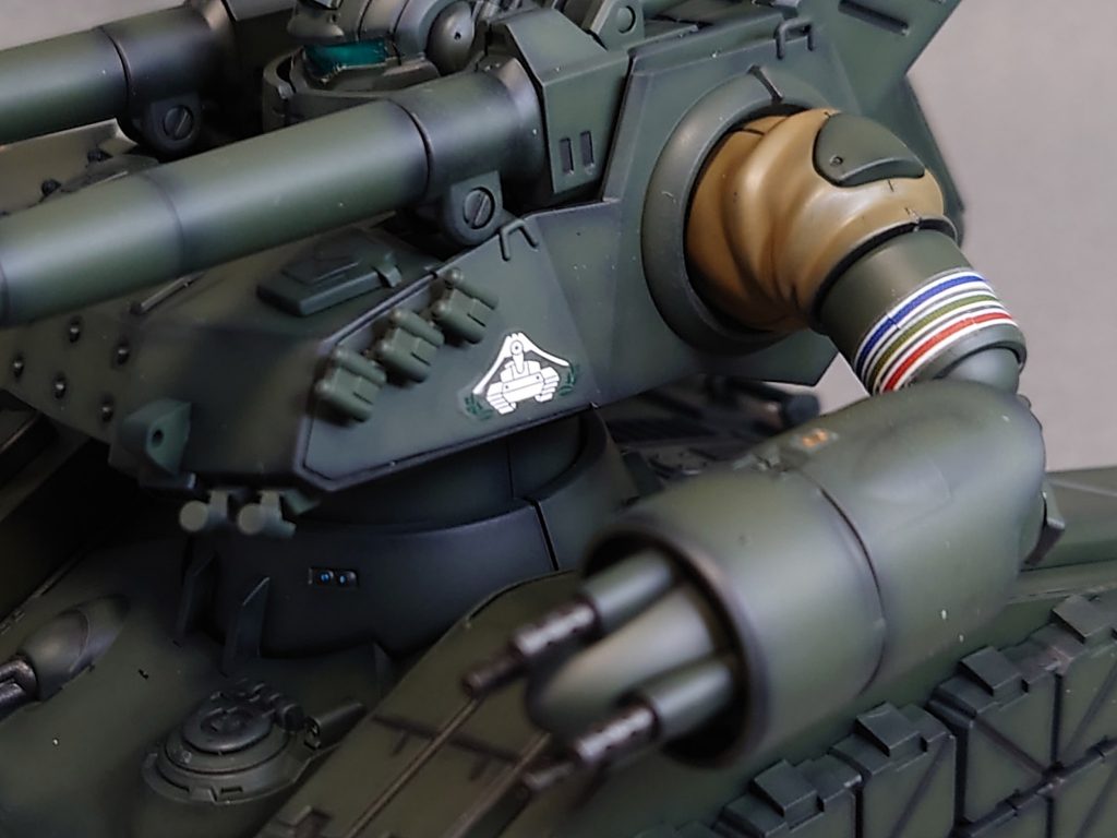 胸の横に『アシタのデカール』のデカール貼りました。