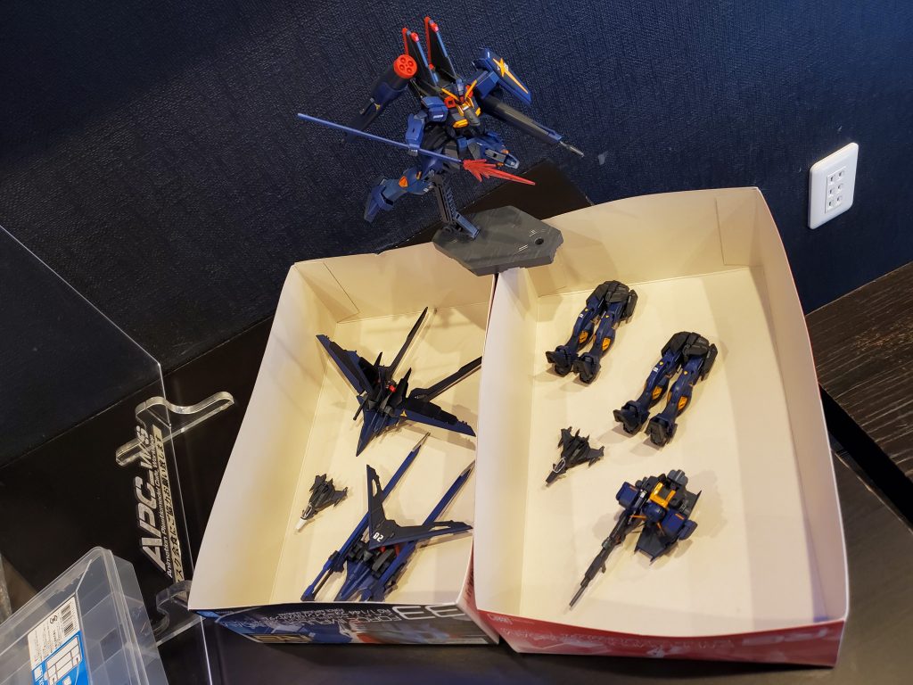 RG可変機の中でも分離合体パーツポロリもなく安定してる。RGのZはもう組みたくない笑