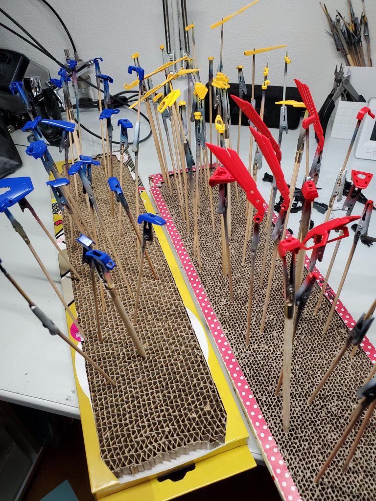 フレーム以外はパーツごとに塗装します。