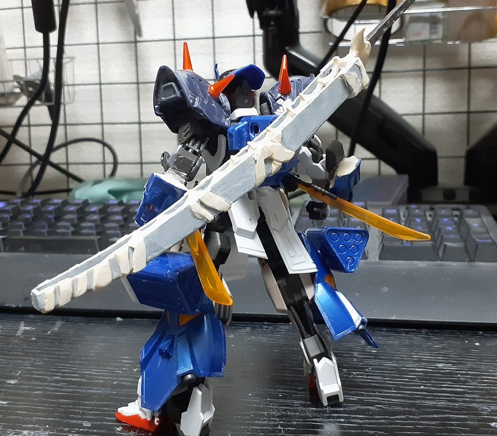 イフリート改のパーツはあまり使わず、シルエットを引き出してみました。