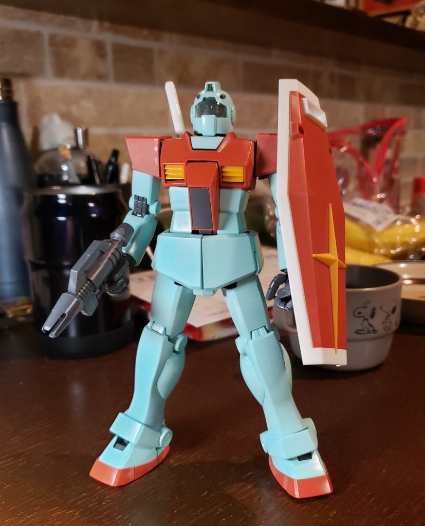 素組みの状態。めちゃめちゃいいキットです。ここから①鼻っ柱を削り込んで細く②アゴのラインを斜めに削り込み③襟のパーツを切り欠いてうつむけるように④スジボリの追加程度の加工しかしてません◎