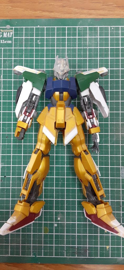 爪先、脚底、ふくらはぎ外側、フロントアーマーは百式改になるようプラ板での延長改修。頭はほぼセミスクラッチ肩アーマーはデュナメスのもの。その他至るたころにハルートがつかわれています。