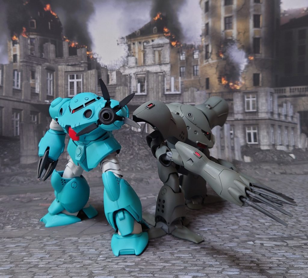 ハイゴッグ(軍艦色)との揃い踏み。