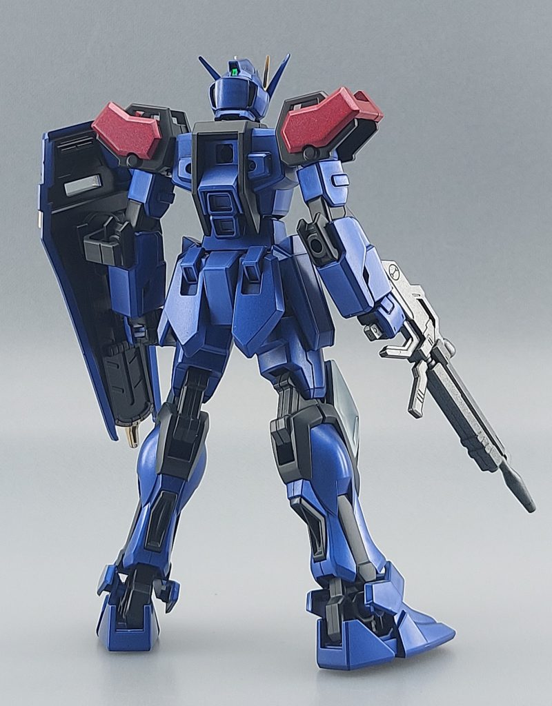 素立ちの正面とバックショットになります。使用したFGパールがオパールブルーのため、ブルーディスティニー２号機をイメージした配色にしております。