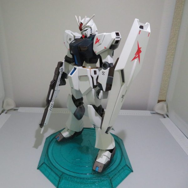 EG νガンダム（AE試験機カラー）