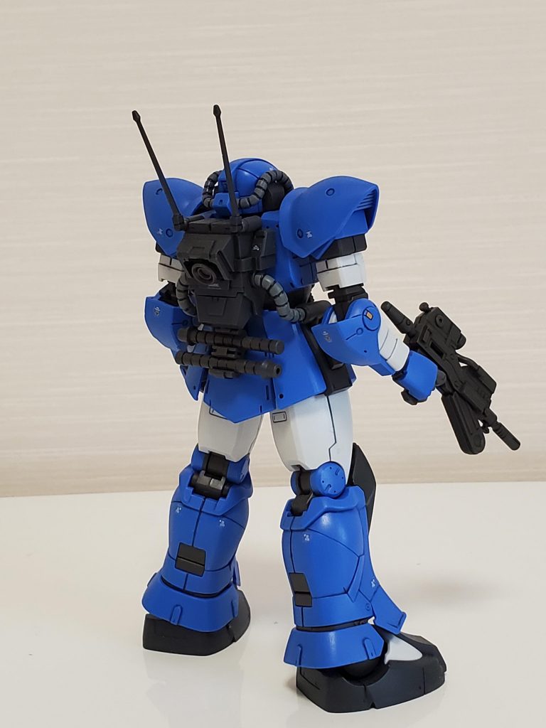 バーニアや武装が別タイプに換装可能で色々楽しめました。いつものスミ入れ、部分塗装とトップコートのみですが。スミ入れはガンダムマーカーのスミ入れブラック。