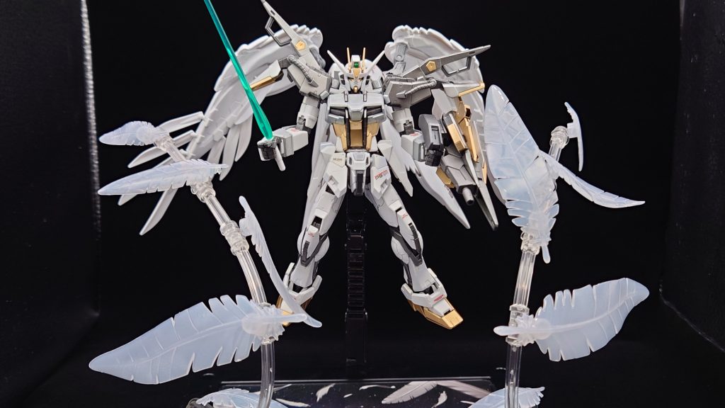 シールドは最初は持たせてなかったのですが、急遽コマンドクアンタの物を使用。格闘武器の両手使用ですぐに捨てられそうな気もします。