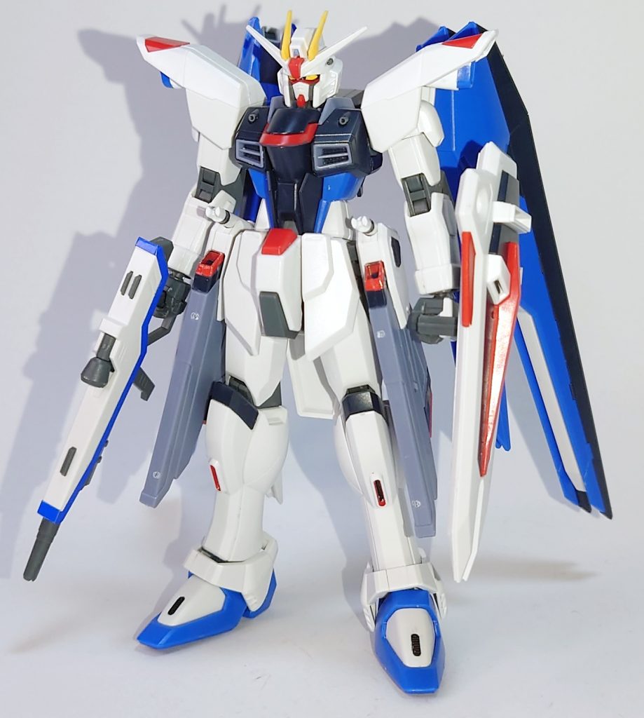 フロントビュー使用マーカーはSEEDセットの「SEEDダークブルー」(フリーダムやブラストインパルスの成型色の黒とほぼほぼ同じ色だから使い勝手が良い)と「SEEDブルー」(これも成型色に結構近い)、DESTINYセットの「DESTINYレッド」、普通の「ガンダムグレー」と「ガンダムブラック」、EXの「ニューホワイト」の6種類。