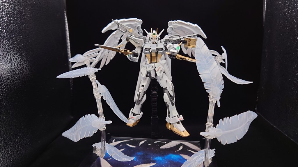 シールドのコンバットナイフを使用、アーマーシュナイダーより大型で威力がありそうです。シールドは見事に捨てられました。