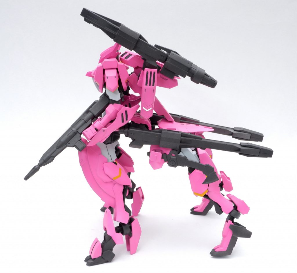 横から。シルエットが独特なので好きです。 