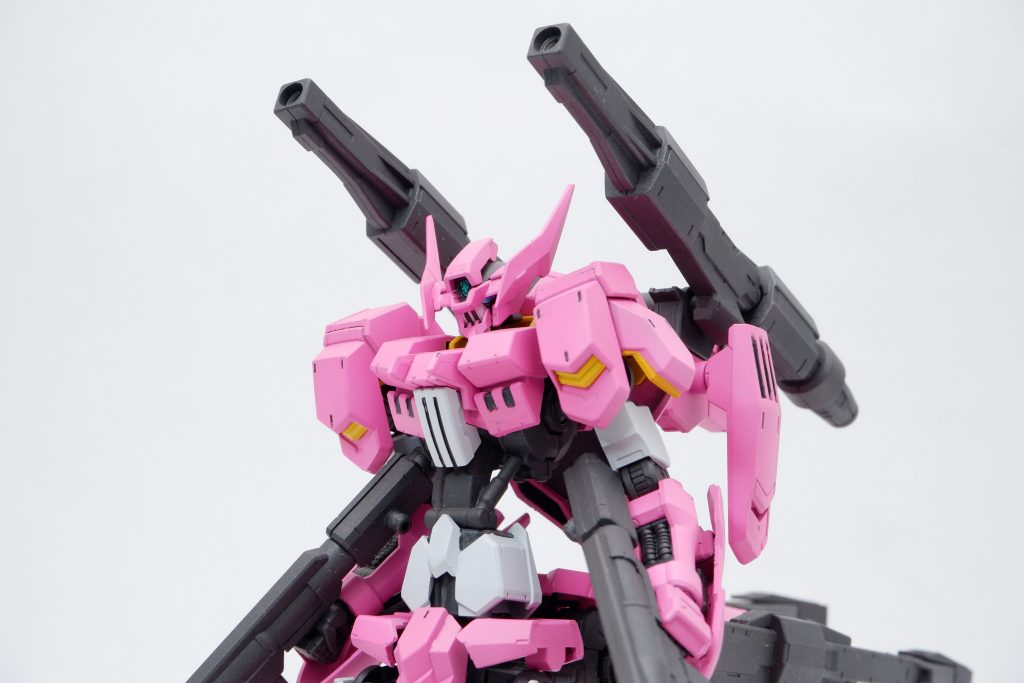 胸アップ。角が地味にグレモリーのものに置き換わっています。