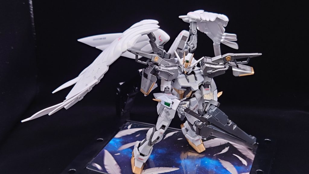 大剣内部には鋭さ重視の刀状の武器が仕込まれています。