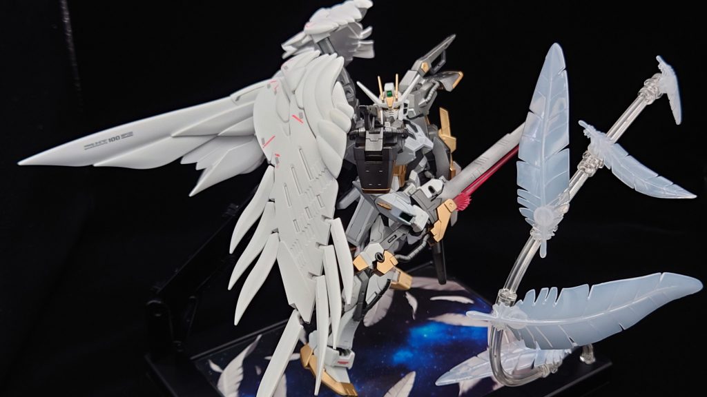 機体コンセプトは高機動による近接戦闘重視。高出力化により対艦刀も片手で運用可能に。パイロットには状況に応じて各種近接武装を使いこなすセンスが必要。