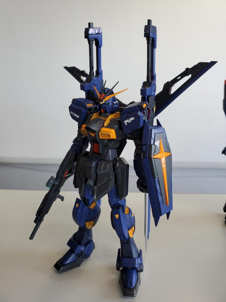 左肩のデカールなぜキレーにキレてるんですかね(困惑)