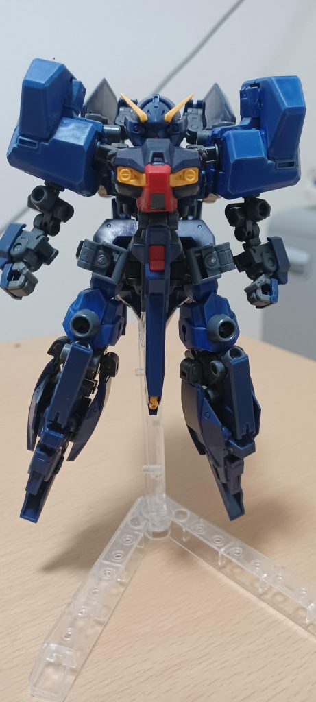 正面、色塗ろうと思ったのですが時間がとれず、中途半端に、、、